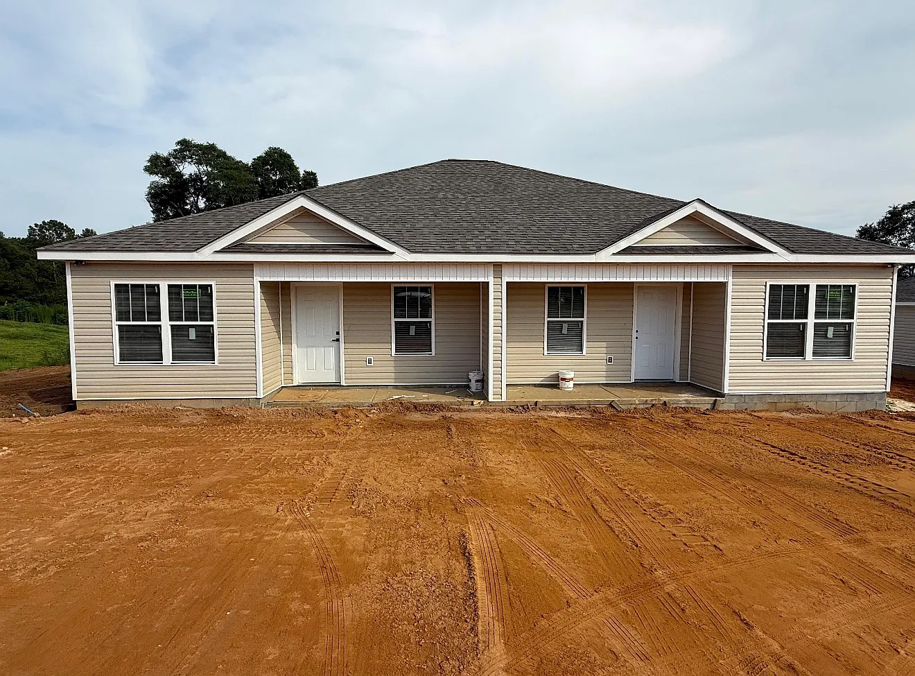 3 bed, 1000 sqft, $1,250 — Photo 1