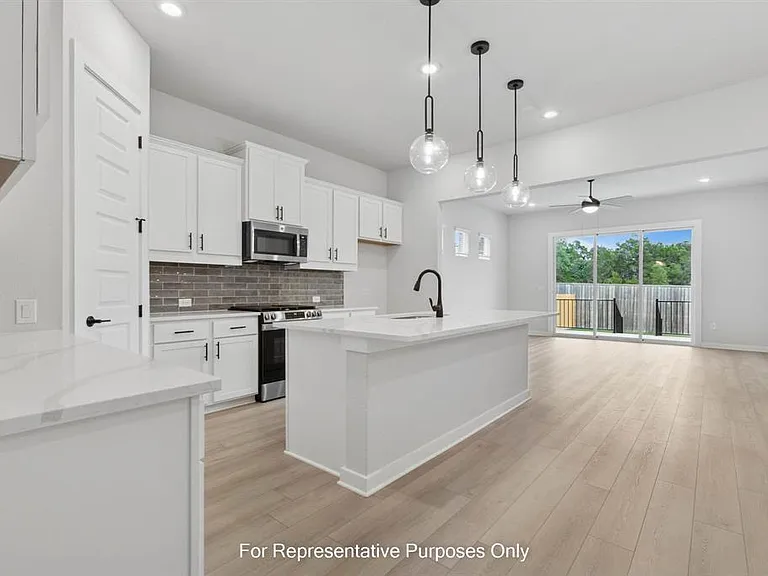 901 Corvallis Dr — Photo 6