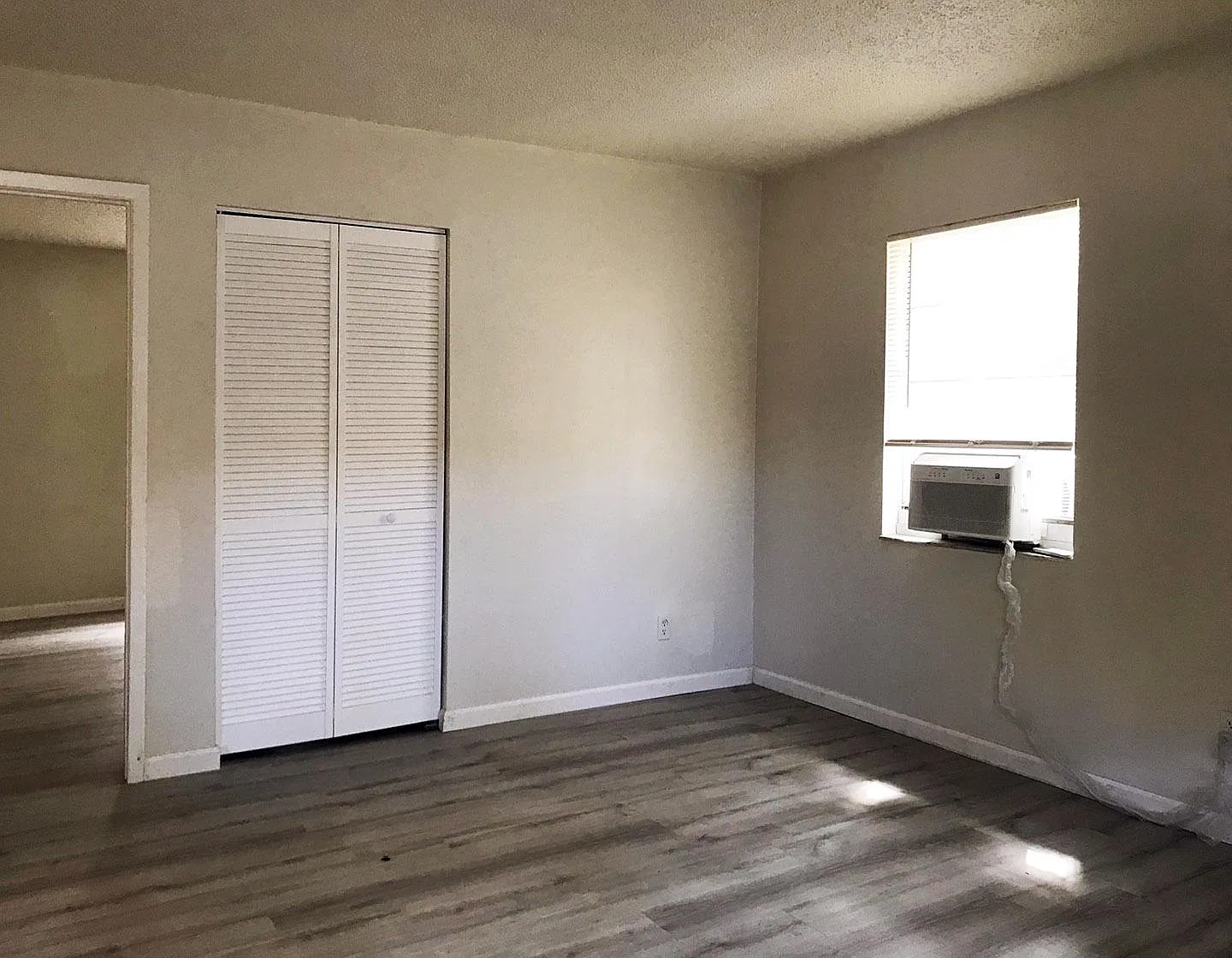 909B Palmetto St — Photo 4