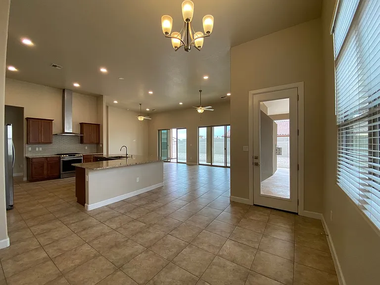 5403 Grays Peak Trl NE — Photo 21