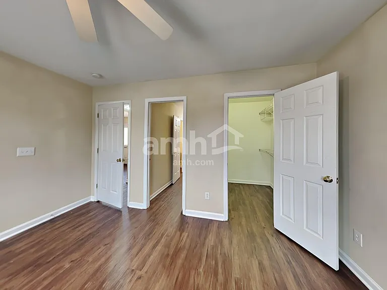 3700 Whitley Ct — Photo 10