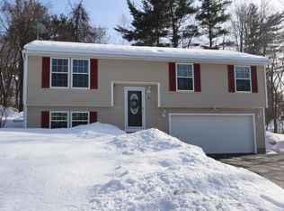 15 Saint James Pl, Lewiston, ME 04240