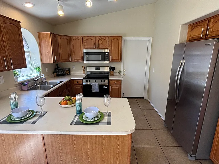 12721 W Palm Ln — Photo 6