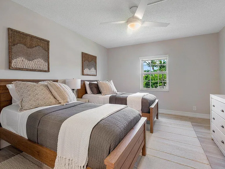 950 De Soto Rd #2B — Photo 30