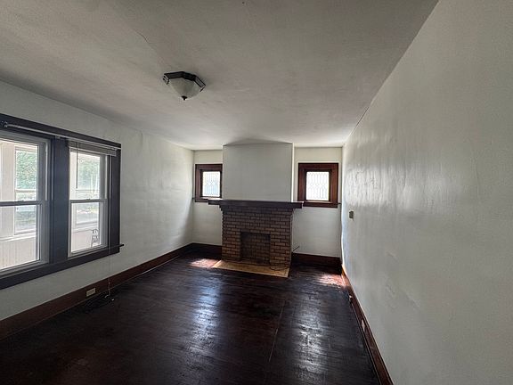 4th image of 318 W 31st St