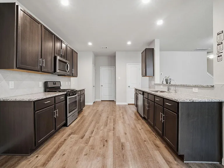 22210 Great Royal Ln — Photo 12