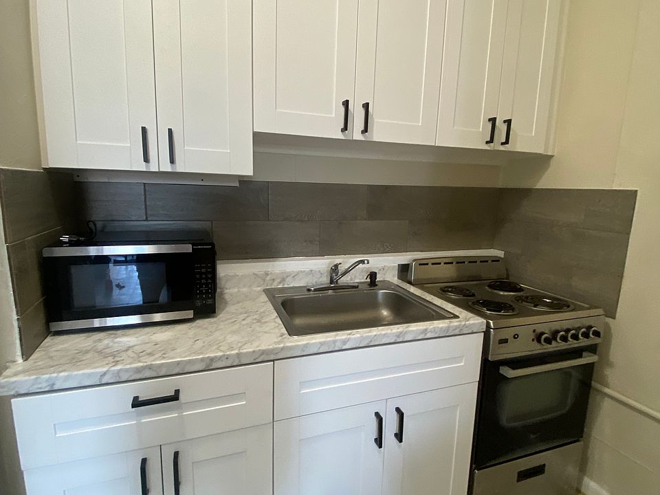 1st image of 239 Basin Dr