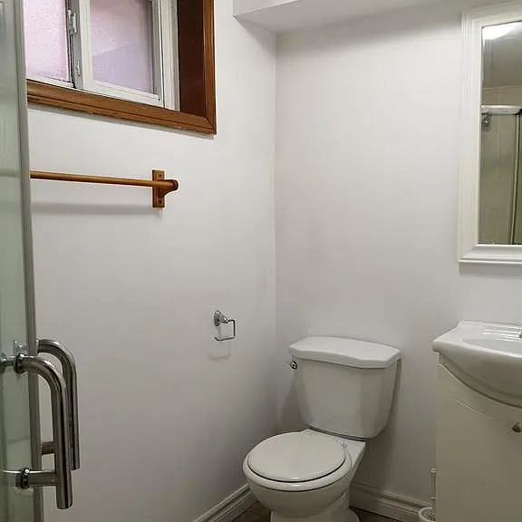 22 Glendinning Ave #LOWER — Photo 6