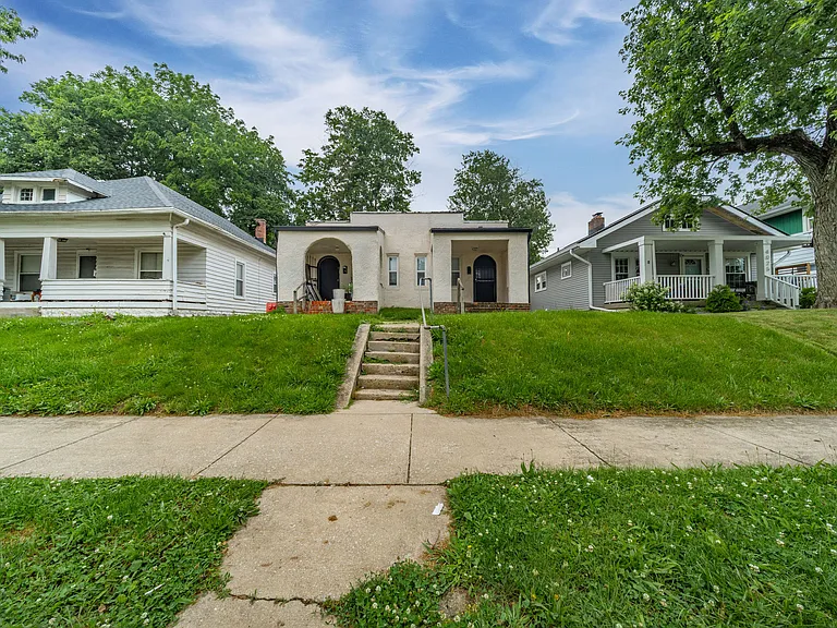 4031 Boulevard Pl — Photo 2