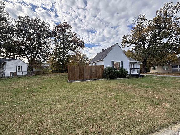 2nd image of 725 N 24th St
