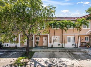 Weitzer Serena Lake, Miami, FL 33177