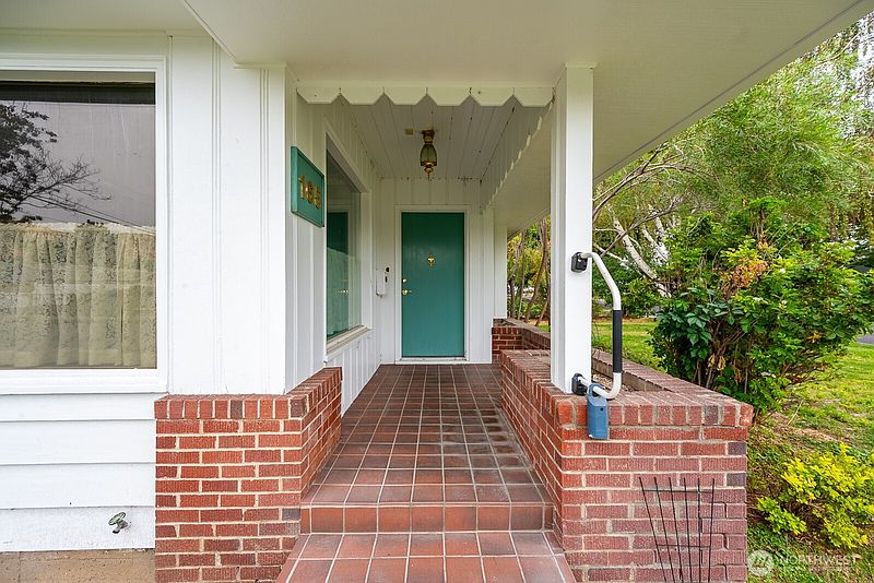 3rd image of 165 D Street SW