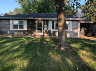 1411 W Shore Dr, Pekin, IL