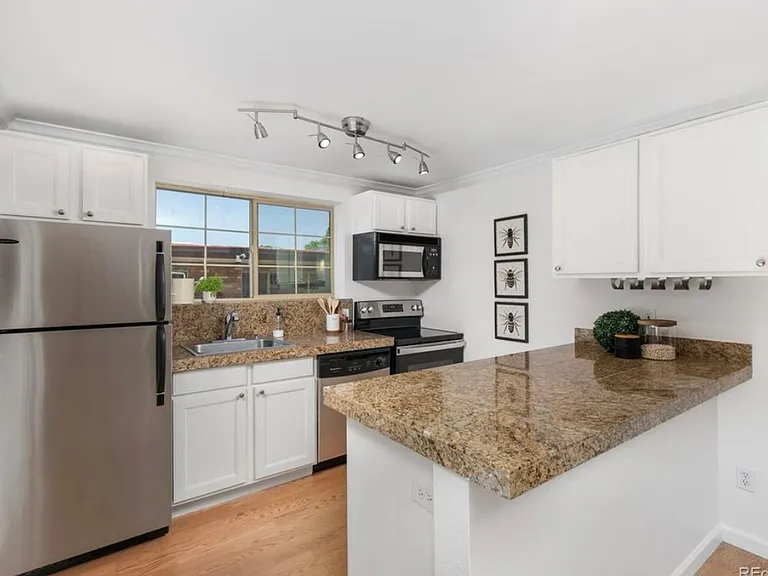 30 N Emerson St #302 — Photo 6