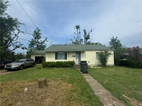 712 N 5th St, Rogers, AR 72756