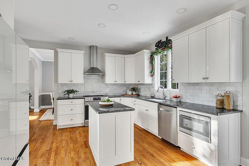 4th image of 26 Birch Hill Road