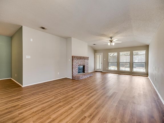 2nd image of 2317 Glenhaven Dr