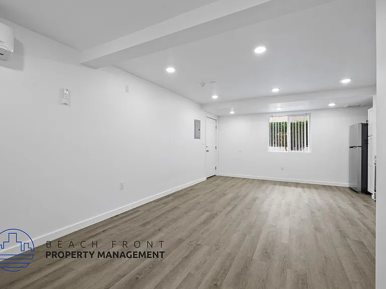 3320 Redondo Beach Blvd — Photo 5