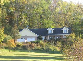1403 Oneota Dr, Decorah, IA 52101