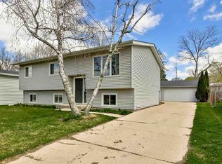 1418 8th Ave, Belvidere, IL 61008