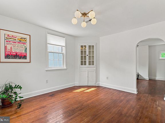 3rd image of 5710 Greenspring Ave