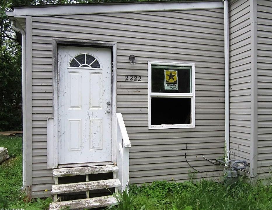1st image of 2222 Garfield Ave