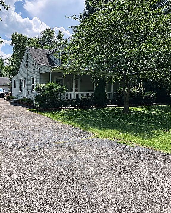 Land/4 bd 2 bth 