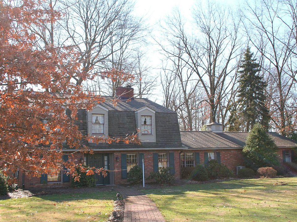 5 Bedroom - 2.28 acres