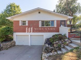 3401 Sherwood Dr, Bellevue, NE 68147