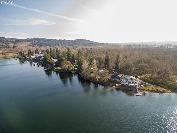 3rd image of 440 Island Aire Dr