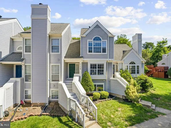 6182 Stonepath Cir, Centreville, VA 20120