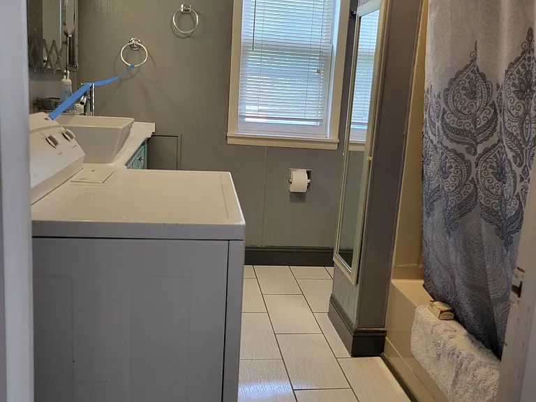 288 E 1st St #TOP FURNISHED — Photo 26