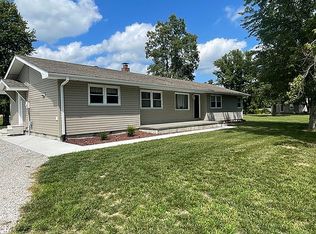 2782 E Il Highway 15, Woodlawn, IL 62898