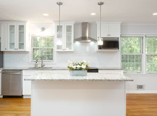 314 Crestview Cir, Roswell, GA 30075