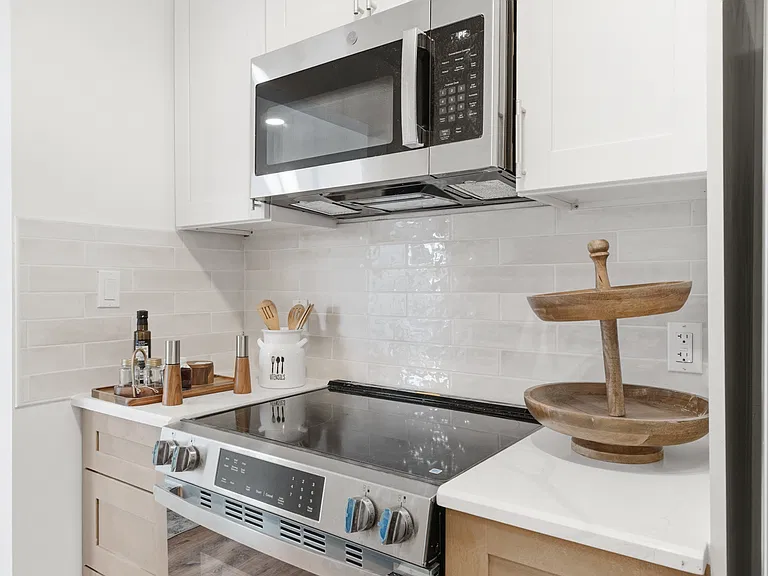 610 Anderson Ave — Photo 13