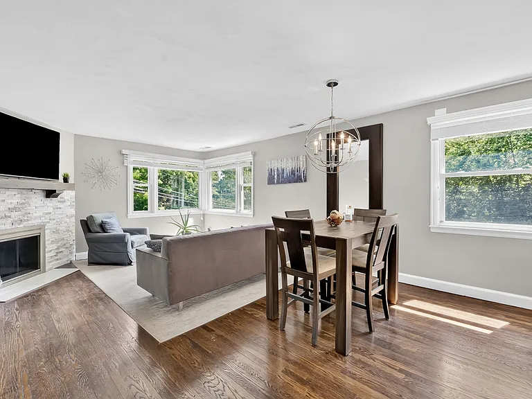 197 Wassuc Rd — Photo 9