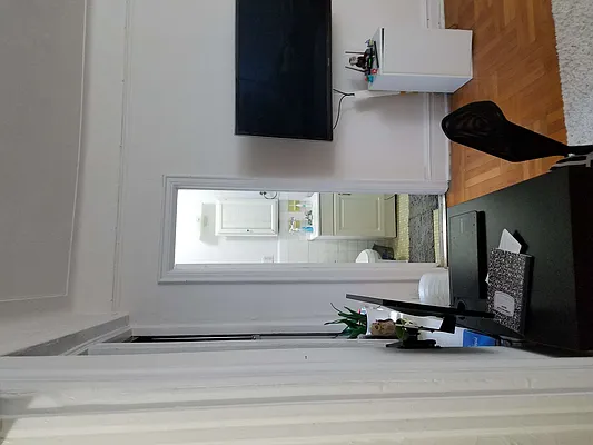 Rented by Allen Harris, LREB | media 3