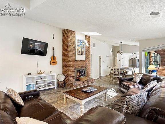 4th image of 4777 Daybreak Cir