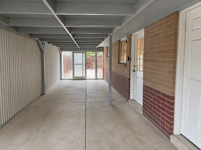 1552 Wolff St — Photo 9