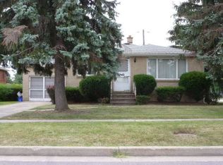 3 Davidson Dr, Cheektowaga, NY 14043