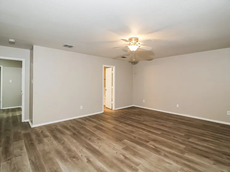 2200 Southway — Photo 11