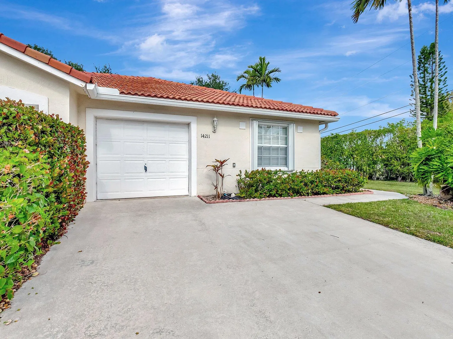 3 bed, 2.0 bath, 1594 sqft, $4,500 — Photo 4
