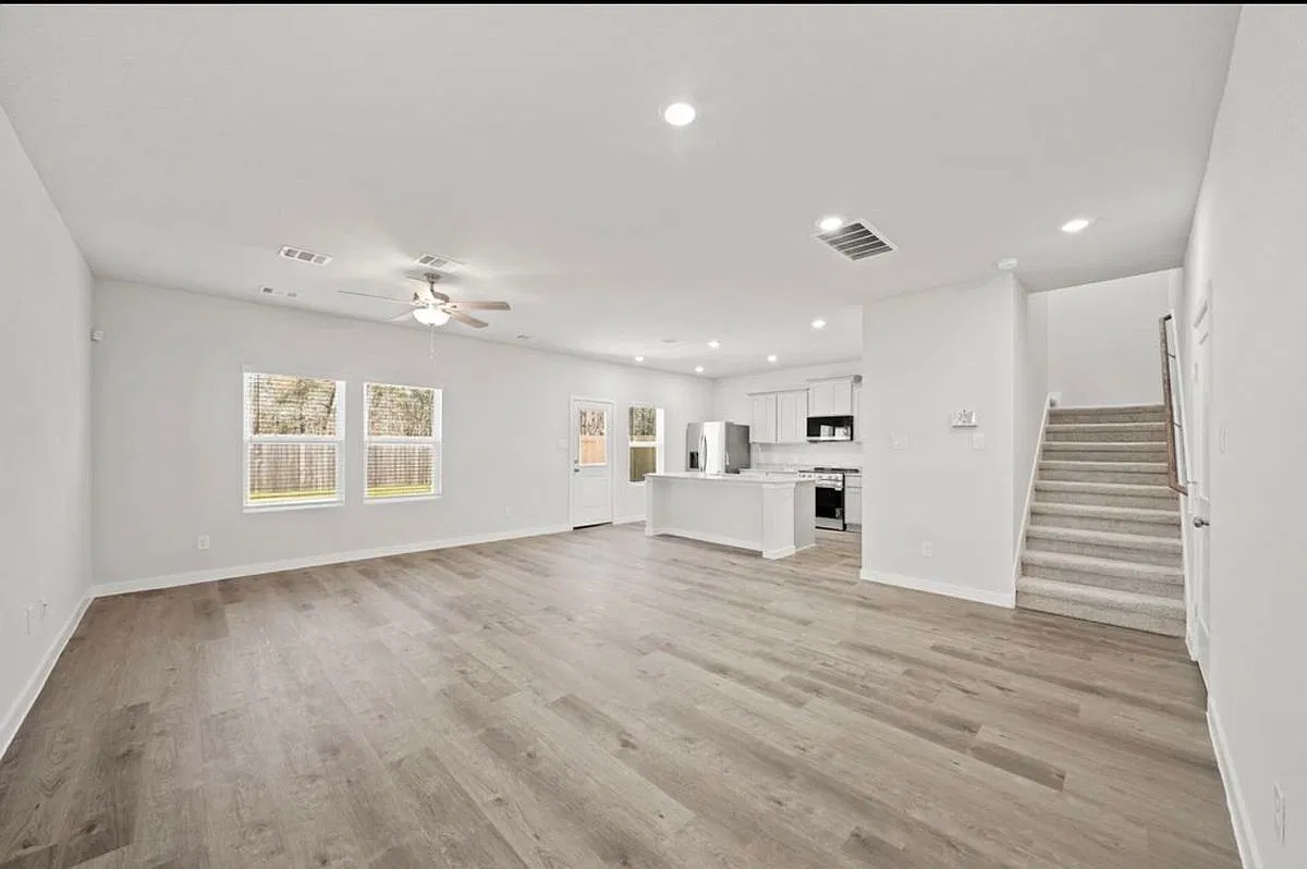3 bed, 2.5 bath, 1678 sqft, $1,900 — Photo 2