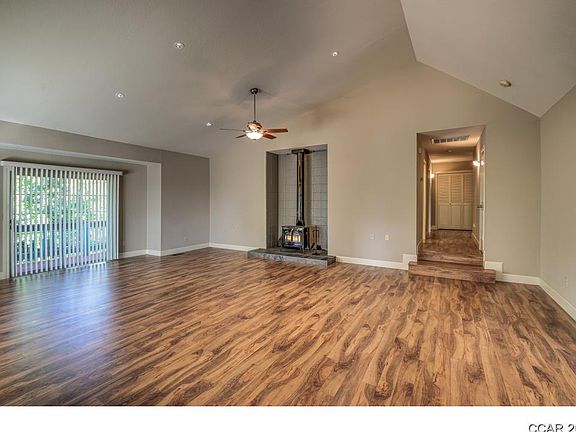 3rd image of 781 Buckthorn Dr