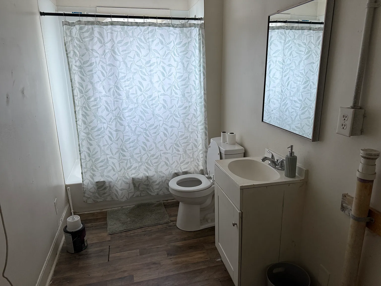 3 bed, 1000 sqft, $1,200 — Photo 3