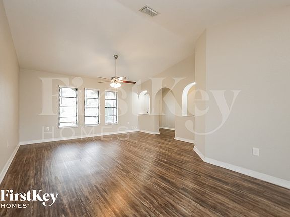 4th image of 383 Mendoza St
