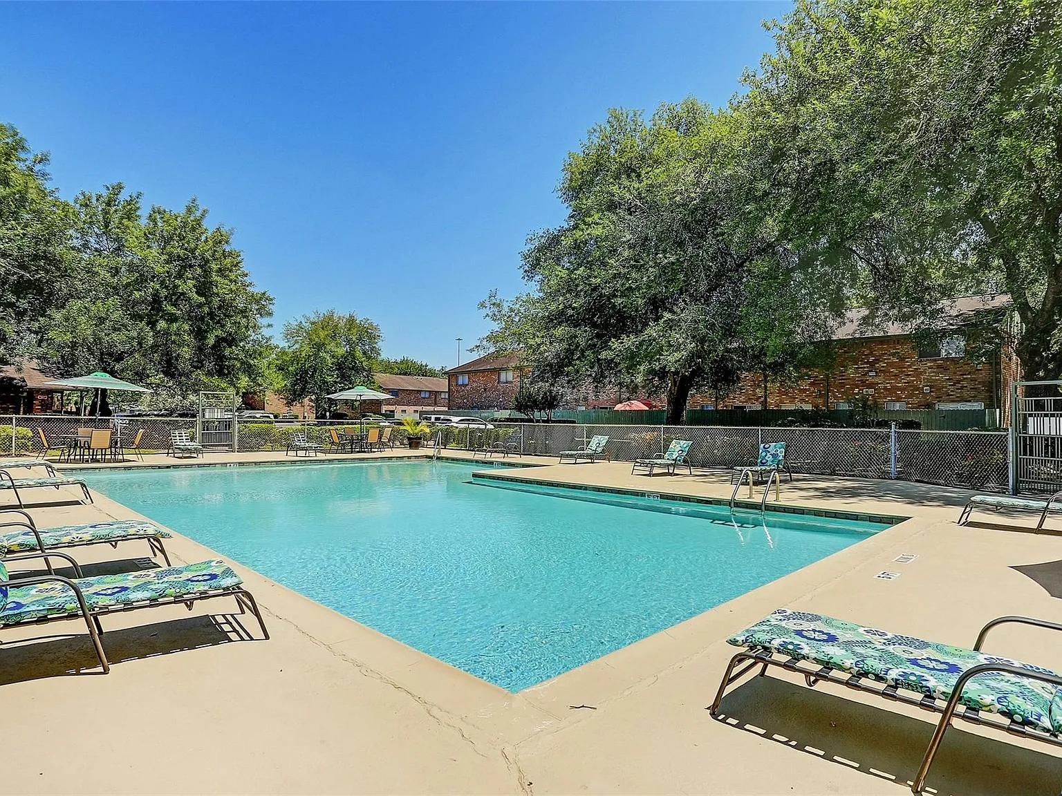 2 bed, 1.5 bath, 1105 sqft, $1,500 — Photo 4