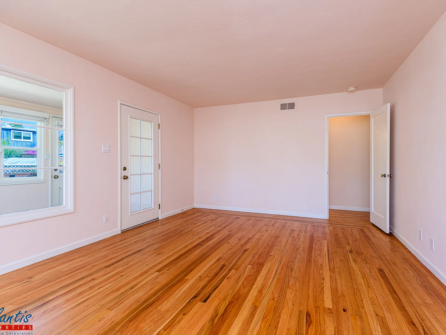 2 bed, 1085 sqft, $3,945 — Photo 4