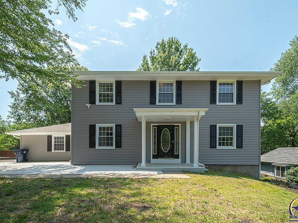 711 Park St, Oskaloosa, KS 66066 Zillow