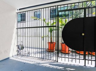 1264 N. Sweetzer Ave., West Hollywood, CA 90069